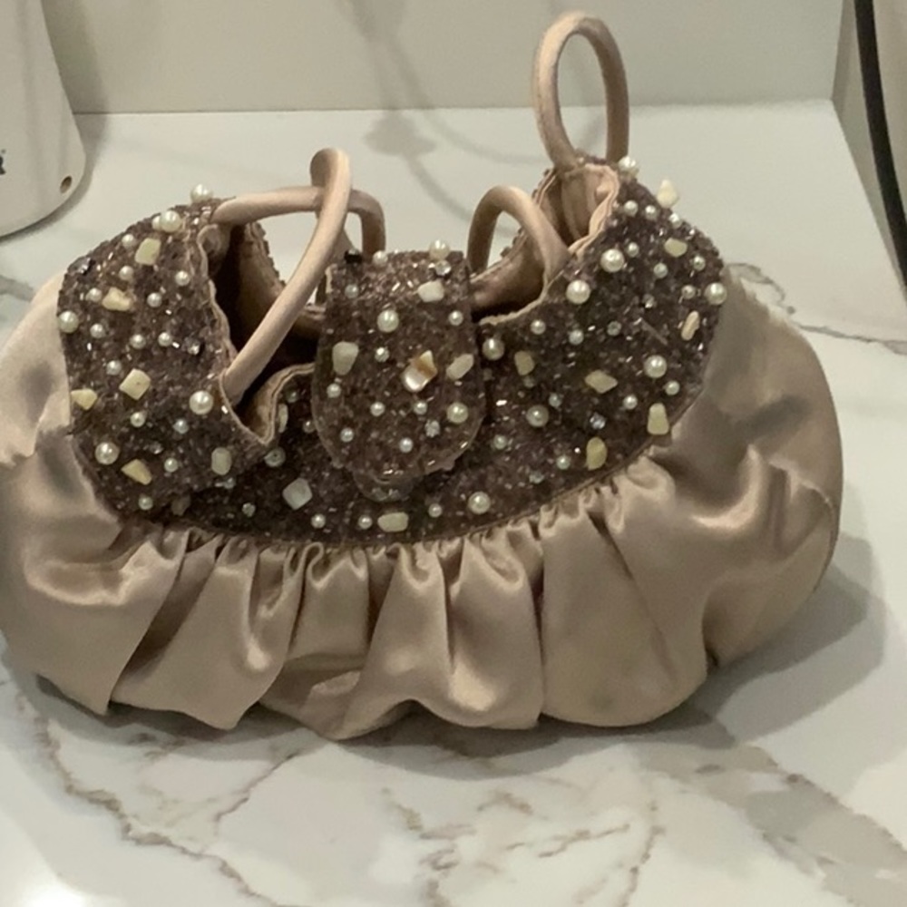 Lite peach satin evening beaded purse, OS